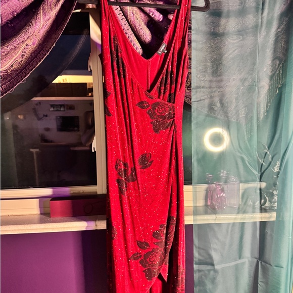 Red Y2K Glitter Dress with Black Rose Pattern - Picture 1 of 3